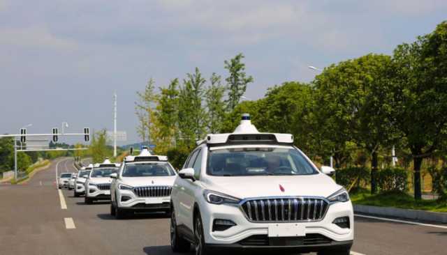 الصين تخضع سيارات أجرة ذاتية القيادة لاختبارات على الطرق العامة