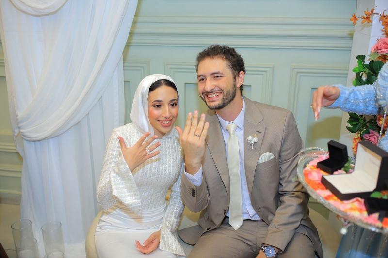 في حفل أسري بهيج .. خطوبة الإعلامية منة أشرف علي الدكتور عمرو مكي بمتحف الحضارات
