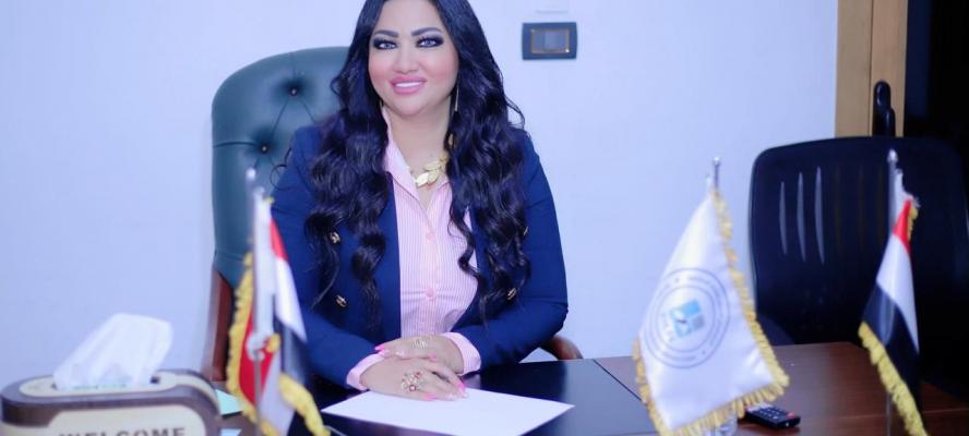 د.هبة إسماعيل تناقش دور المرأة في التنمية الاقتصادية بالمركز اليمني