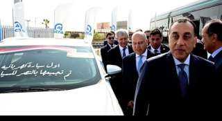 رئيس مجلس الوزراء يتفقد أول سيارة كهربائية يتم تجميعها فى شركة ”النصر للسيارات” بالمعرض والمؤتمر الدولى TransMEA2025