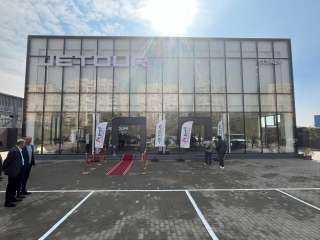 فى إطار خطتها التوسعية.. ”قصراوى جروب” تفتتح أحدث مركز لسيارات ”جيتور” بالتعاون مع ”السبع أوتوسيرفيس” بزهراء المعادى