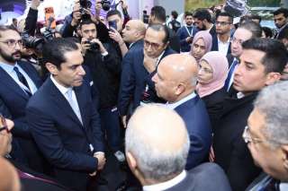 خلال زيارته.. وزير الصناعة والنقل يتفقد معرض أوتومورو 2026 فى دورته الأولى