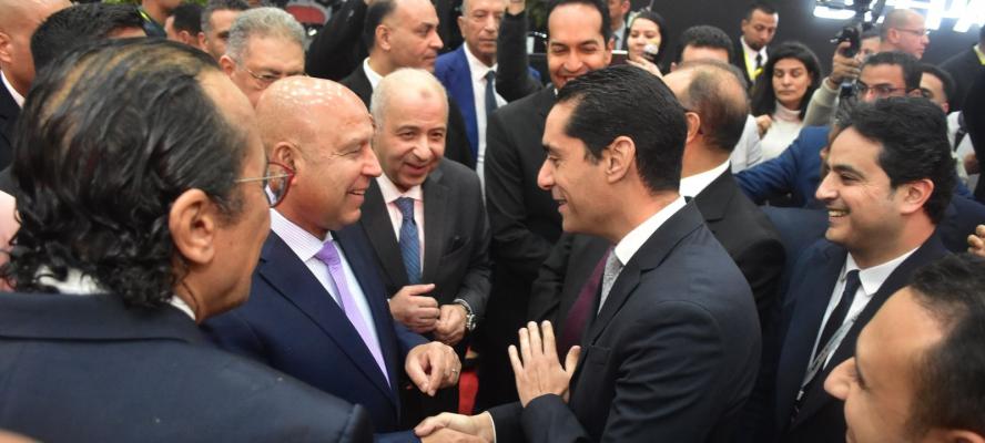 وزير الصناعة والنقل يزور جناح ”شيرى” بمعرض ”أوتومورو” 2026