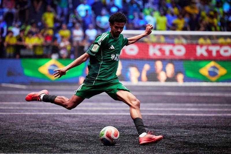 أديداس ودوري الملوك يمددان شراكتهما العالمية حتى 2028 لتعزيز مستقبل الترفيه الرياضي