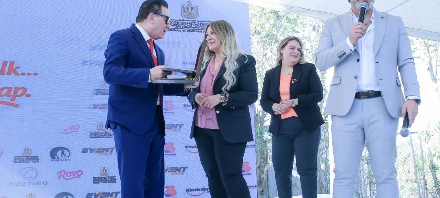 مدحت شلبي يشارك في  دعم أطفال التوحد خلال احتفالية كبرى