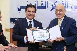 حزب الغد يُكرم  أحمد سمير رئيس الإتحاد المصري للميني فوتبول