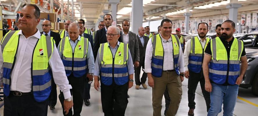 خلال جولته التفقدية بمصانع ”النصر لصناعة السيارات”.. نائب رئيس الوزراء للشئون الاقتصادية: توطين صناعة السيارات ركيزة أساسية لتعزيز الاقتصاد الوطنى