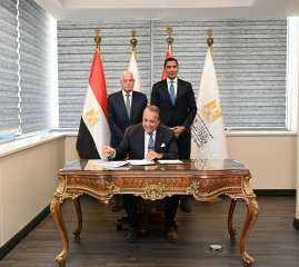 وزير الشباب والرياضة يشهد توقيع عقد استضافة مصر لبطولة كأس العالم للدارتس... وزير الشباب والرياضة يشهد توقيع عقد استضافة مصر لبطولة كأس العالم للدارتس 2027