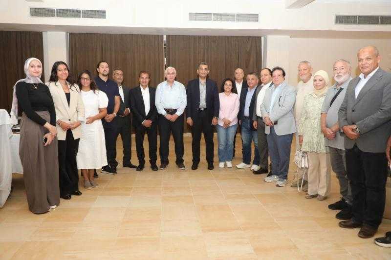 عقب لقاء مشترك ..   مستثمرو مرسى علم يثمنون جهود محافظ البحر الأحمر في دفع عجلة التنمية ودعم الاستثمار السياحي