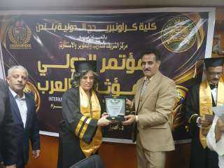 مؤتمر المؤثرين العرب الدولي يكرم الدكتور كالين صالح سفيرة الريادة الانسانية