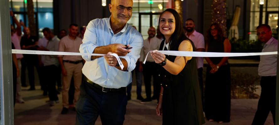 «عز العرب ستار» تفتتح أحدث صالة عرض لسيارات «smart» بـ«District 5» ضمن خطتها للتوسع فى سوق السيارات الكهربائية