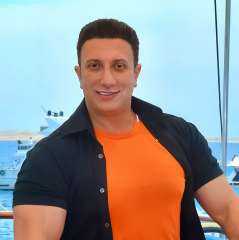 من شاشة MBC إلى شهادة MBA.. الفنان أحمد عبد المجيد يحصل على ماجستير إدارة الأعمال من جامعة حلوان